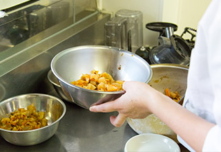 給食室の様子2